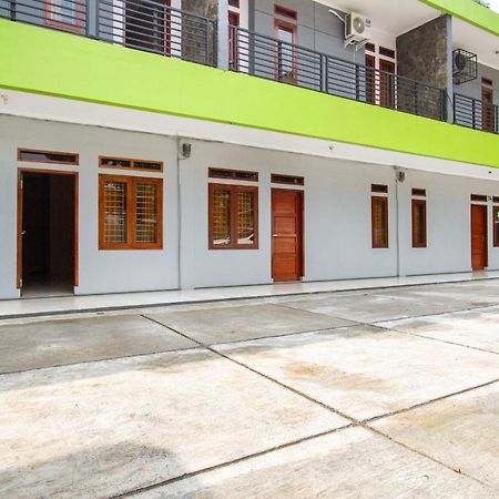 Spot On 2891 999 Guest House Sumedang Esterno foto