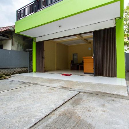 Spot On 2891 999 Guest House Sumedang Esterno foto