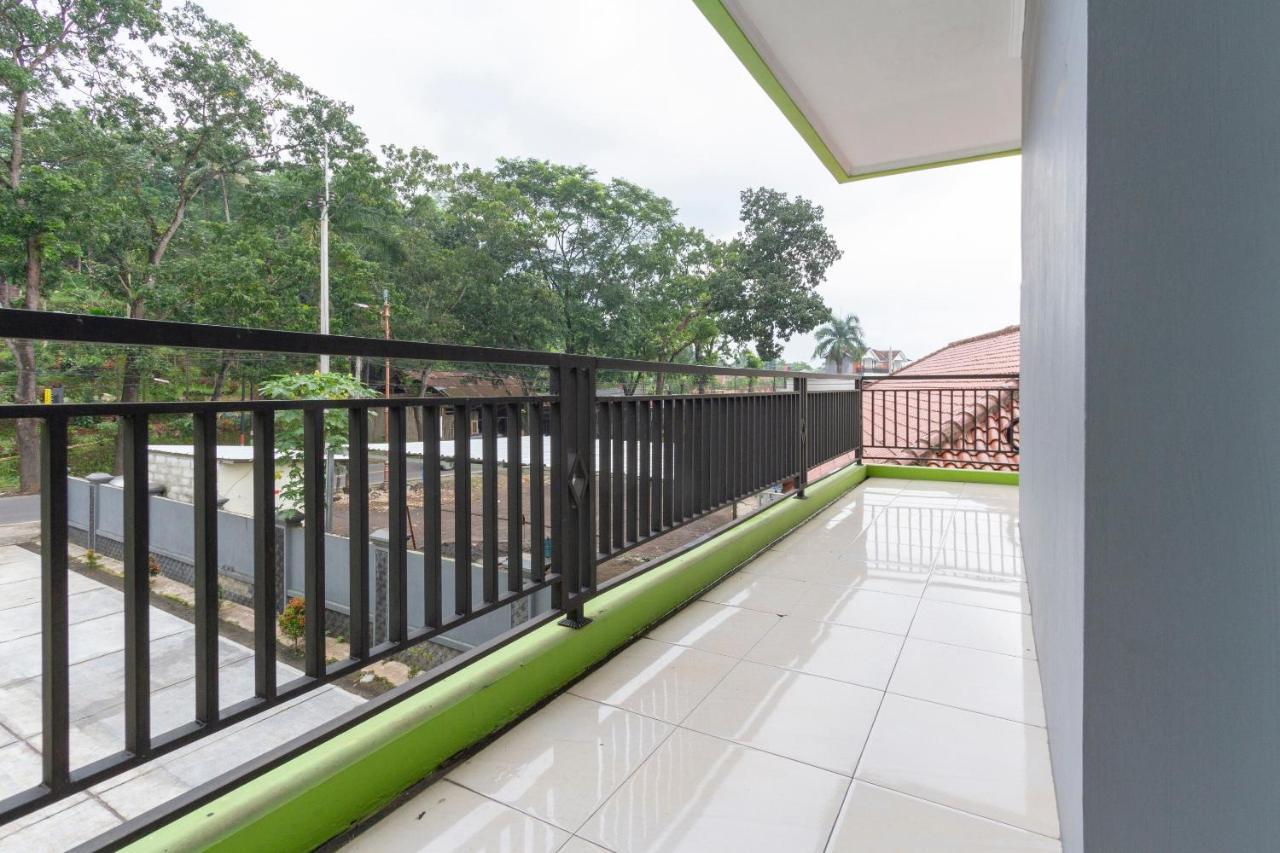 Spot On 2891 999 Guest House Sumedang Esterno foto