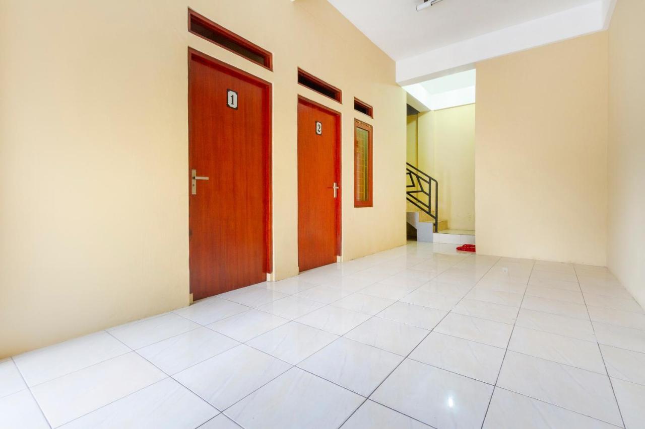 Spot On 2891 999 Guest House Sumedang Esterno foto