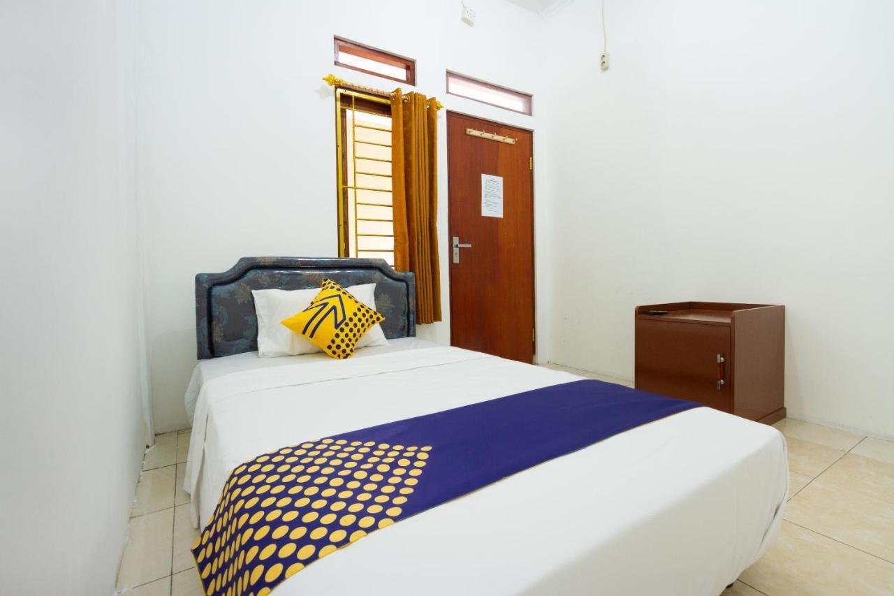 Spot On 2891 999 Guest House Sumedang Esterno foto