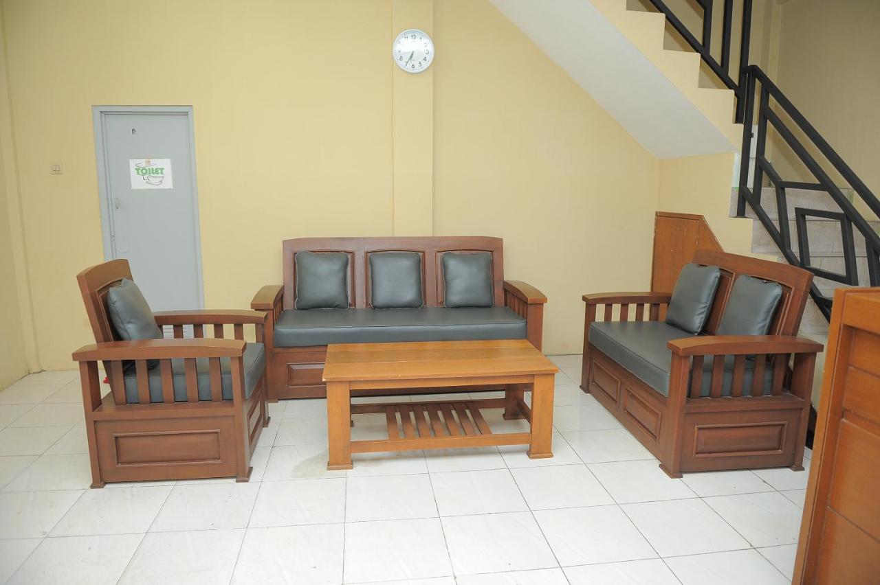 Spot On 2891 999 Guest House Sumedang Esterno foto
