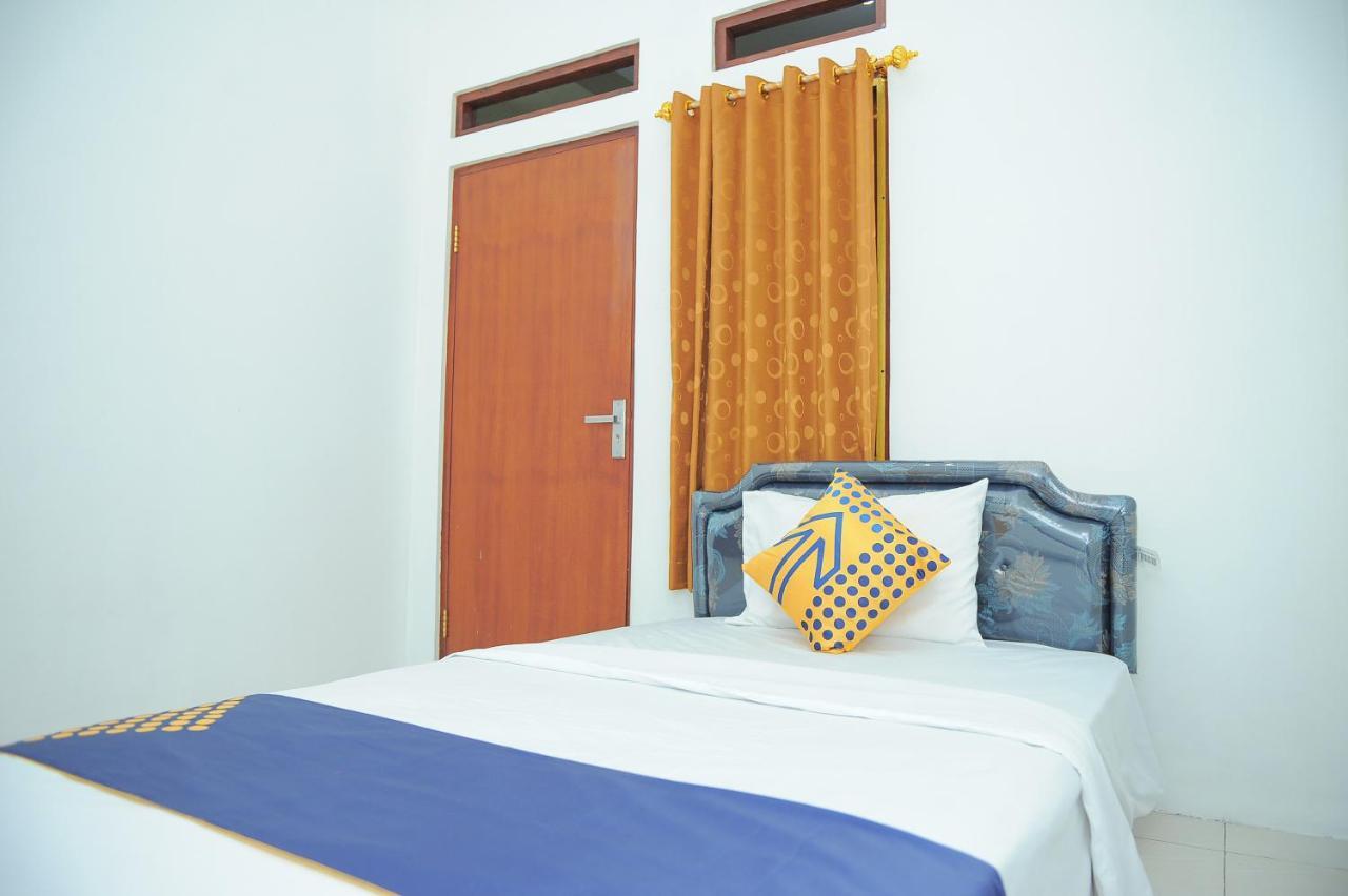 Spot On 2891 999 Guest House Sumedang Esterno foto