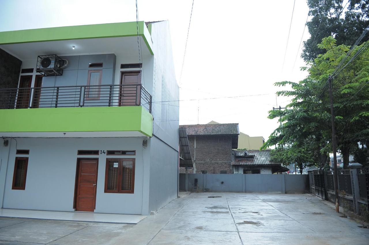 Spot On 2891 999 Guest House Sumedang Esterno foto
